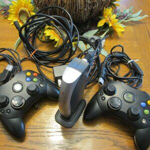 B110-Original XBox Controller S Bundle-all tested and works great shape